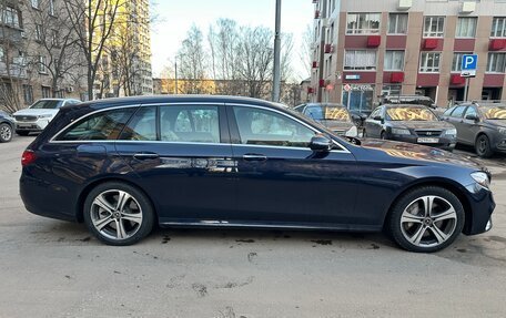 Mercedes-Benz E-Класс, 2019 год, 4 500 000 рублей, 4 фотография