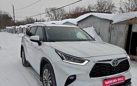 Toyota Highlander, 2023 год, 4 880 000 рублей, 1 фотография