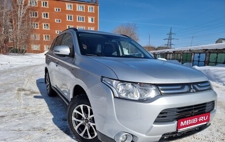 Mitsubishi Outlander III рестайлинг 3, 2013 год, 1 750 000 рублей, 1 фотография