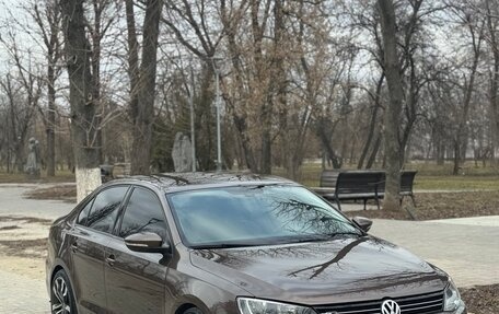 Volkswagen Jetta VI, 2013 год, 1 300 000 рублей, 1 фотография