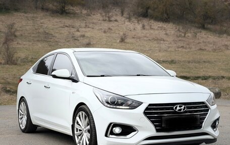 Hyundai Solaris II рестайлинг, 2018 год, 1 370 000 рублей, 1 фотография