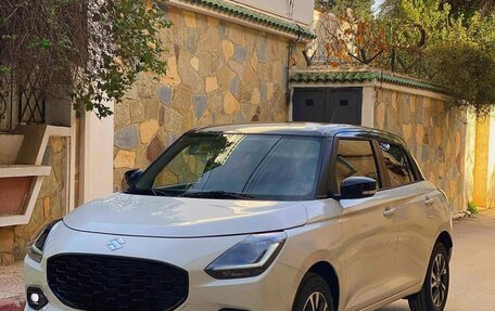 Suzuki Swift, 2025 год, 2 000 000 рублей, 4 фотография