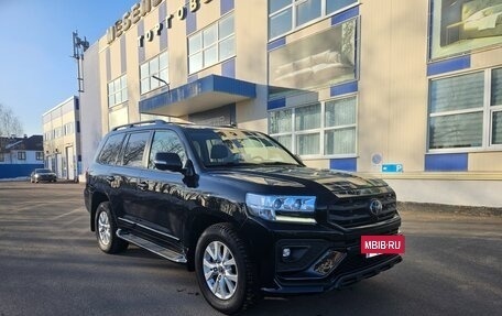 Toyota Land Cruiser 200, 2018 год, 7 999 000 рублей, 3 фотография
