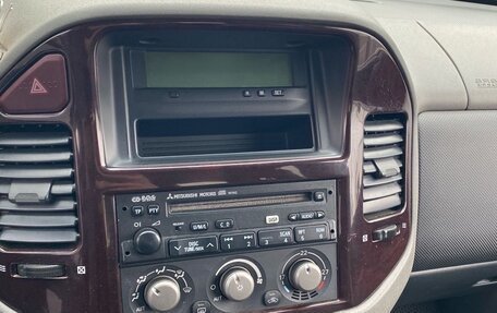 Mitsubishi Pajero III рестайлинг, 2002 год, 1 950 000 рублей, 17 фотография