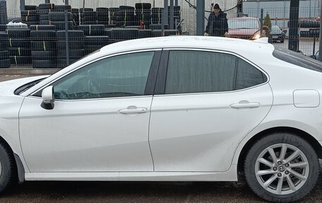 Toyota Camry, 2021 год, 2 600 000 рублей, 6 фотография
