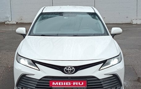 Toyota Camry, 2021 год, 2 600 000 рублей, 3 фотография