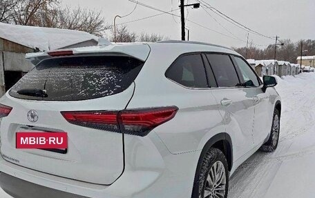Toyota Highlander, 2023 год, 4 880 000 рублей, 7 фотография