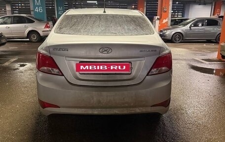 Hyundai Solaris II рестайлинг, 2015 год, 920 000 рублей, 2 фотография