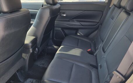 Mitsubishi Outlander III рестайлинг 3, 2013 год, 1 750 000 рублей, 12 фотография