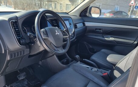 Mitsubishi Outlander III рестайлинг 3, 2013 год, 1 750 000 рублей, 8 фотография