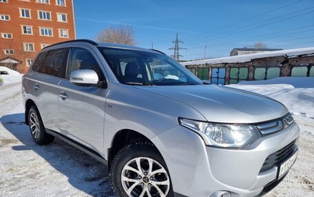 Mitsubishi Outlander III рестайлинг 3, 2013 год, 1 750 000 рублей, 7 фотография