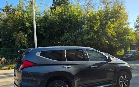 Mitsubishi Pajero Sport III рестайлинг, 2018 год, 2 999 999 рублей, 9 фотография