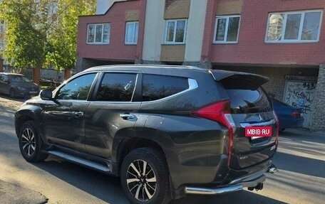 Mitsubishi Pajero Sport III рестайлинг, 2018 год, 2 999 999 рублей, 2 фотография