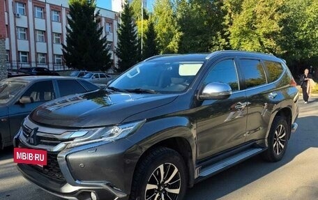 Mitsubishi Pajero Sport III рестайлинг, 2018 год, 2 999 999 рублей, 11 фотография