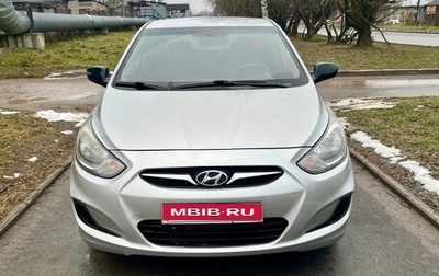 Hyundai Solaris II рестайлинг, 2013 год, 800 000 рублей, 1 фотография