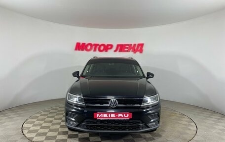Volkswagen Tiguan II, 2018 год, 2 300 000 рублей, 2 фотография