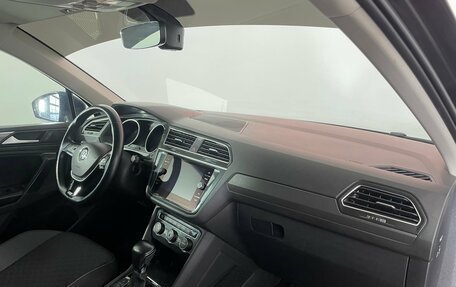 Volkswagen Tiguan II, 2018 год, 2 300 000 рублей, 11 фотография