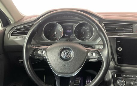 Volkswagen Tiguan II, 2018 год, 2 300 000 рублей, 13 фотография