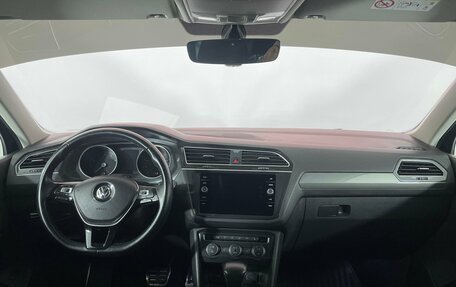 Volkswagen Tiguan II, 2018 год, 2 300 000 рублей, 12 фотография