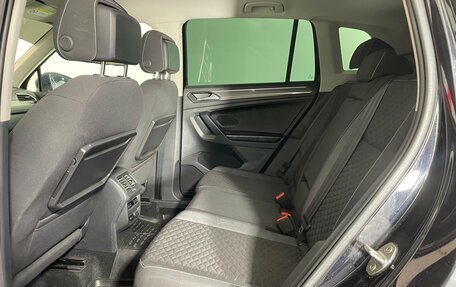 Volkswagen Tiguan II, 2018 год, 2 300 000 рублей, 26 фотография