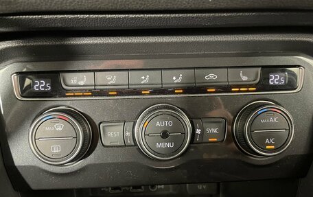 Volkswagen Tiguan II, 2018 год, 2 300 000 рублей, 19 фотография