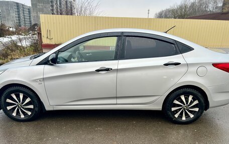 Hyundai Solaris II рестайлинг, 2013 год, 800 000 рублей, 3 фотография