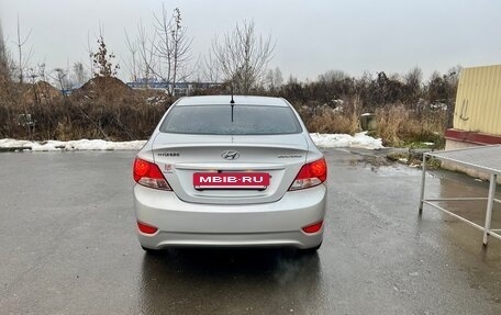 Hyundai Solaris II рестайлинг, 2013 год, 800 000 рублей, 4 фотография