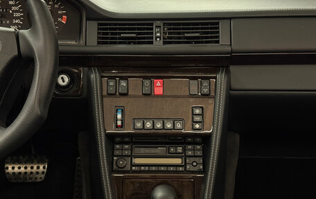 Mercedes-Benz E-Класс, 1993 год, 6 200 000 рублей, 10 фотография