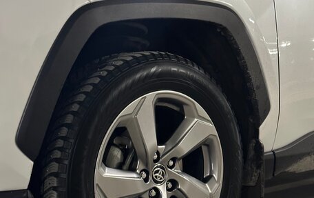 Toyota RAV4, 2021 год, 3 650 000 рублей, 2 фотография