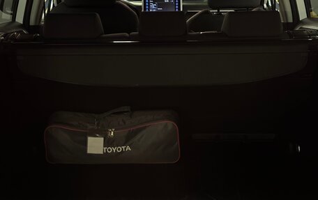 Toyota RAV4, 2021 год, 3 650 000 рублей, 6 фотография