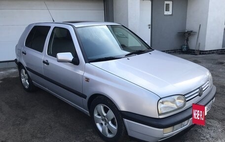 Volkswagen Golf III, 1994 год, 1 600 000 рублей, 2 фотография