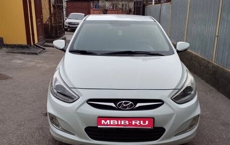 Hyundai Solaris II рестайлинг, 2013 год, 1 030 000 рублей, 1 фотография