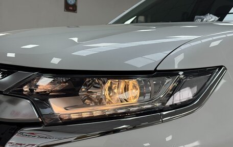 Mitsubishi Outlander III рестайлинг 3, 2022 год, 2 178 000 рублей, 4 фотография