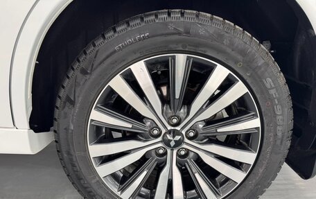 Mitsubishi Outlander III рестайлинг 3, 2022 год, 2 178 000 рублей, 9 фотография