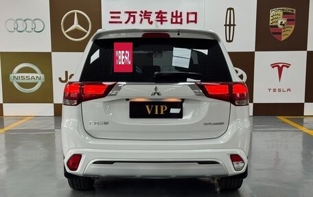 Mitsubishi Outlander III рестайлинг 3, 2022 год, 2 178 000 рублей, 6 фотография