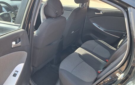 Hyundai Solaris II рестайлинг, 2011 год, 860 000 рублей, 5 фотография