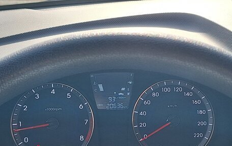 Hyundai Solaris II рестайлинг, 2011 год, 860 000 рублей, 6 фотография