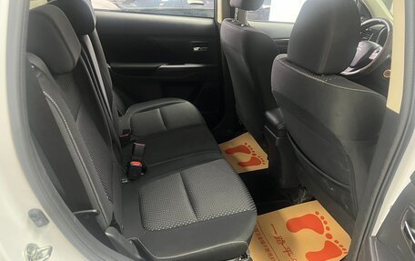 Mitsubishi Outlander III рестайлинг 3, 2022 год, 2 132 000 рублей, 12 фотография