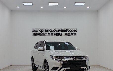 Mitsubishi Outlander III рестайлинг 3, 2022 год, 2 190 000 рублей, 3 фотография