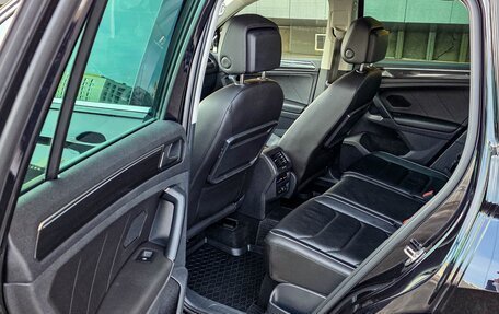 Volkswagen Tiguan II, 2019 год, 3 135 000 рублей, 21 фотография