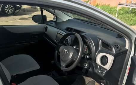 Toyota Vitz, 2012 год, 650 000 рублей, 4 фотография