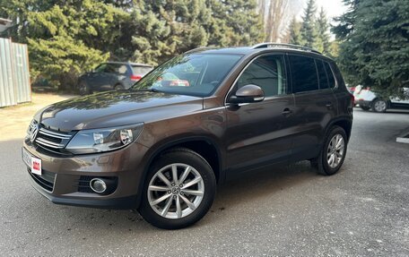 Volkswagen Tiguan I, 2015 год, 1 600 000 рублей, 2 фотография