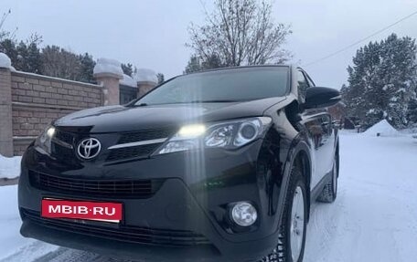 Toyota RAV4, 2013 год, 1 900 000 рублей, 2 фотография