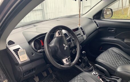 Mitsubishi Outlander III рестайлинг 3, 2008 год, 890 000 рублей, 3 фотография