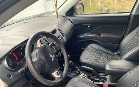 Mitsubishi Outlander III рестайлинг 3, 2008 год, 890 000 рублей, 8 фотография