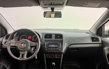 Volkswagen Polo VI (EU Market), 2013 год, 750 000 рублей, 10 фотография