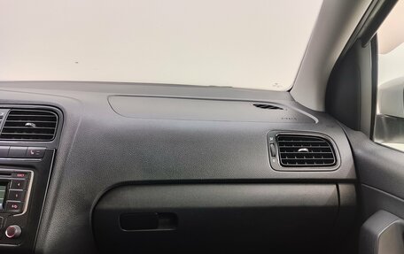 Volkswagen Polo VI (EU Market), 2013 год, 750 000 рублей, 13 фотография