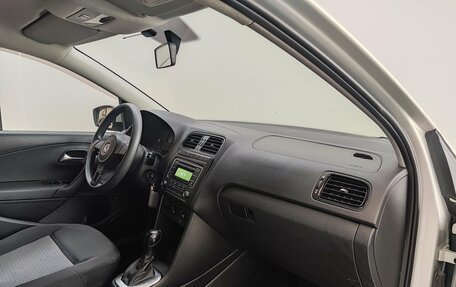 Volkswagen Polo VI (EU Market), 2013 год, 750 000 рублей, 17 фотография