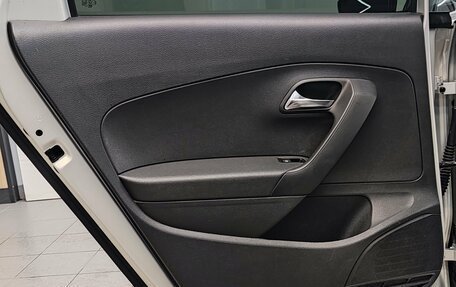 Volkswagen Polo VI (EU Market), 2013 год, 750 000 рублей, 23 фотография