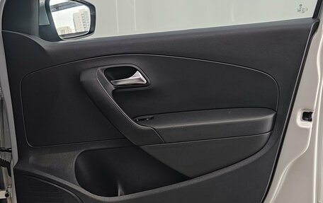 Volkswagen Polo VI (EU Market), 2013 год, 750 000 рублей, 22 фотография